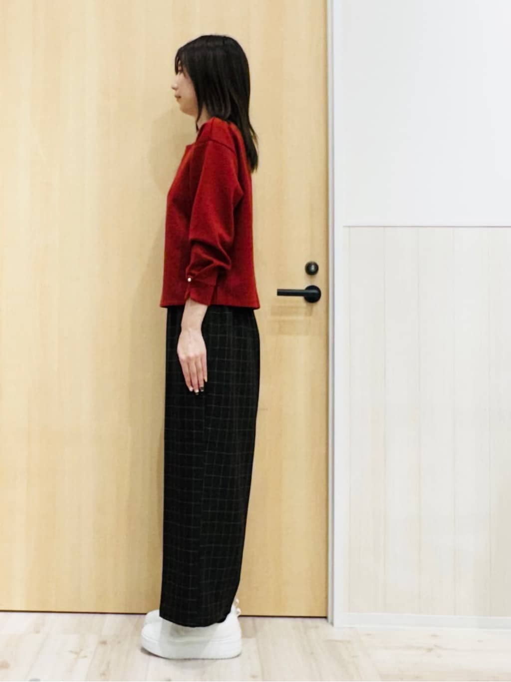 Naさんの「SHOO･LA･RUE｜【S-LL】大人のデイリースタイルに お袖タック フェイクパール付きトップス」を使ったコーディネート