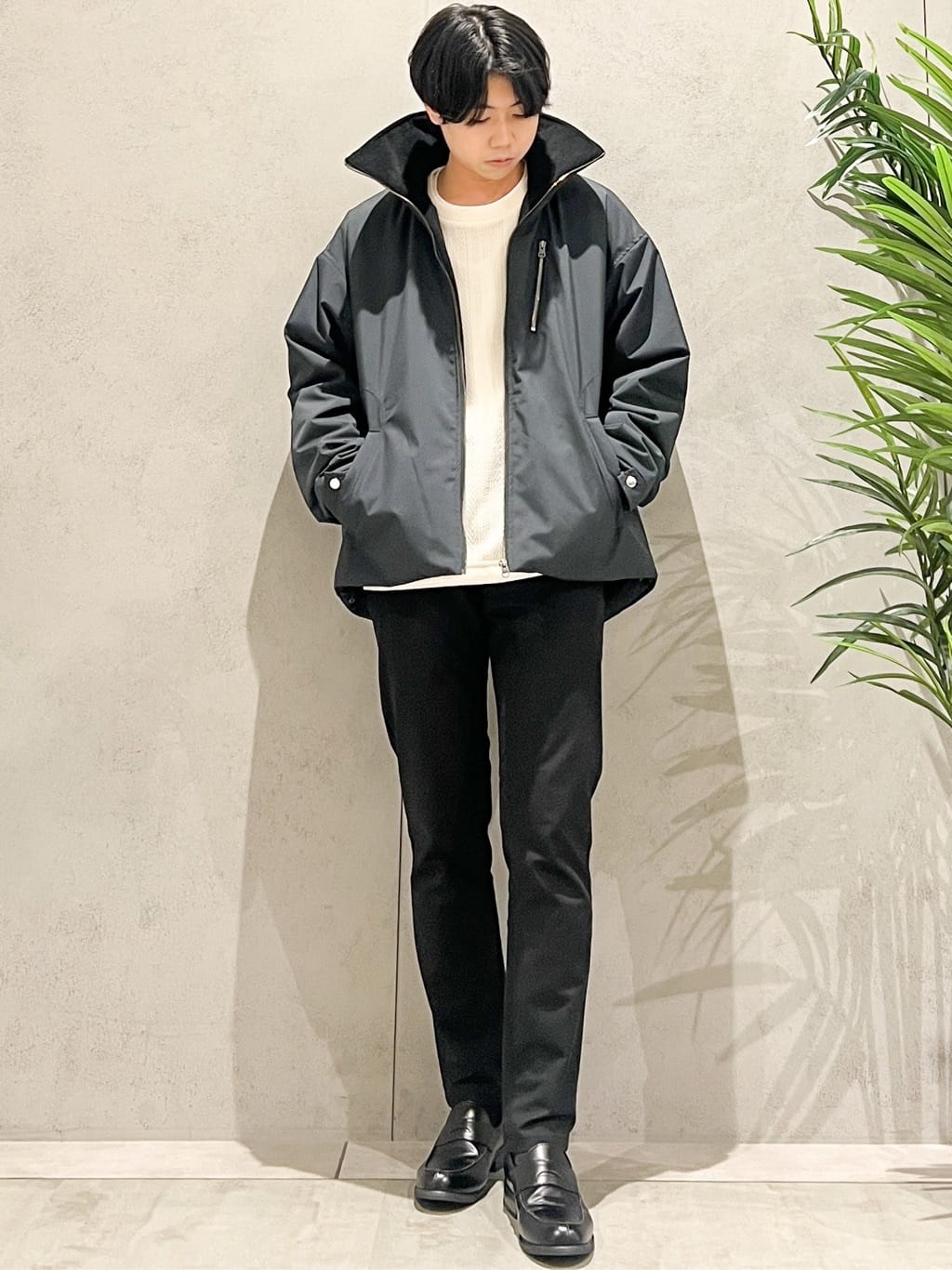 SHI-MAさんの「THE SHOP TK｜【心地良い、滑らかさ】レイヤード風ケーブル ニットソー 【洗濯機OK】」を使ったコーディネート