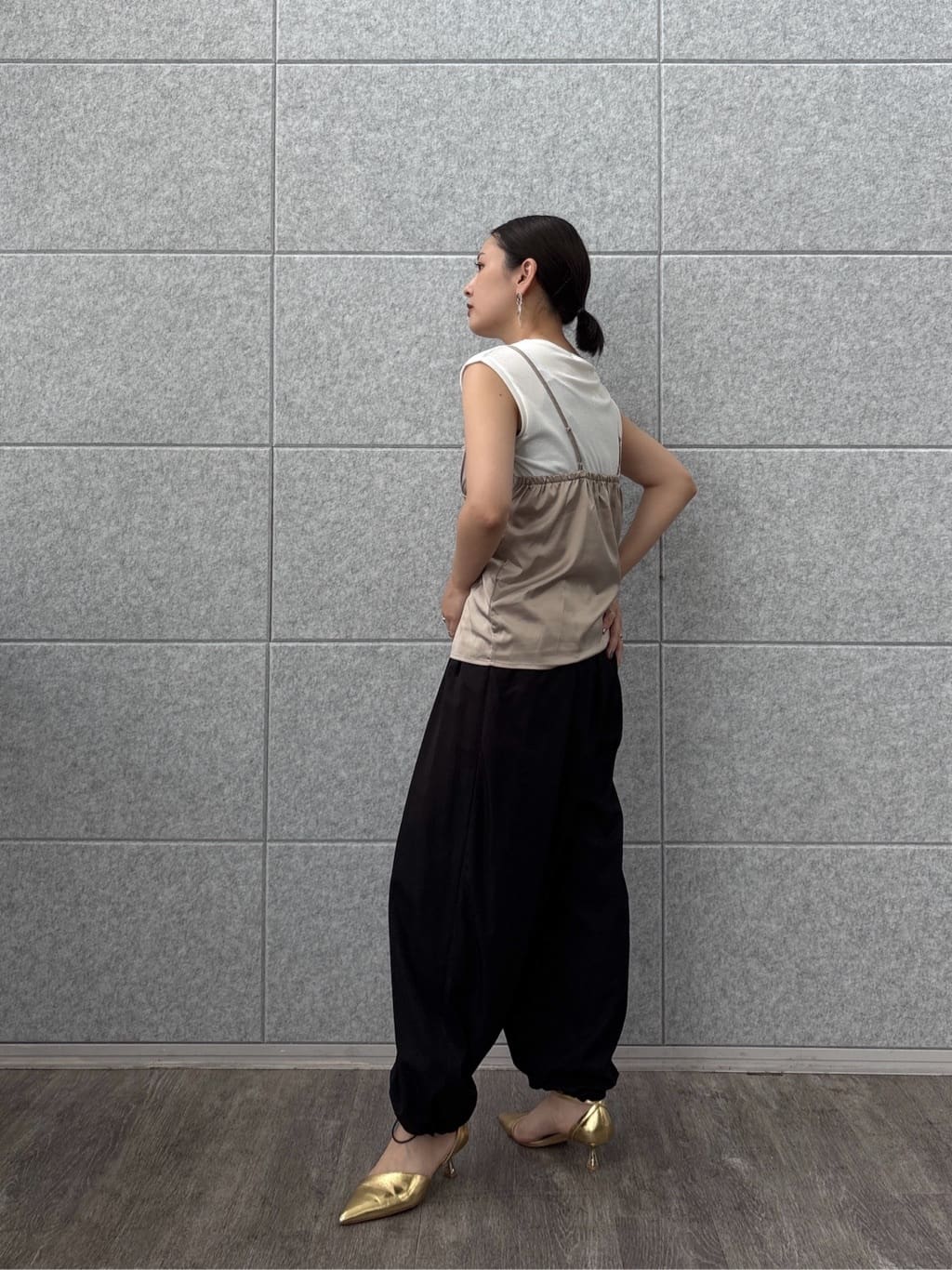ayanoさんの「INDIVI｜キャミセットカットソー」を使ったコーディネート
