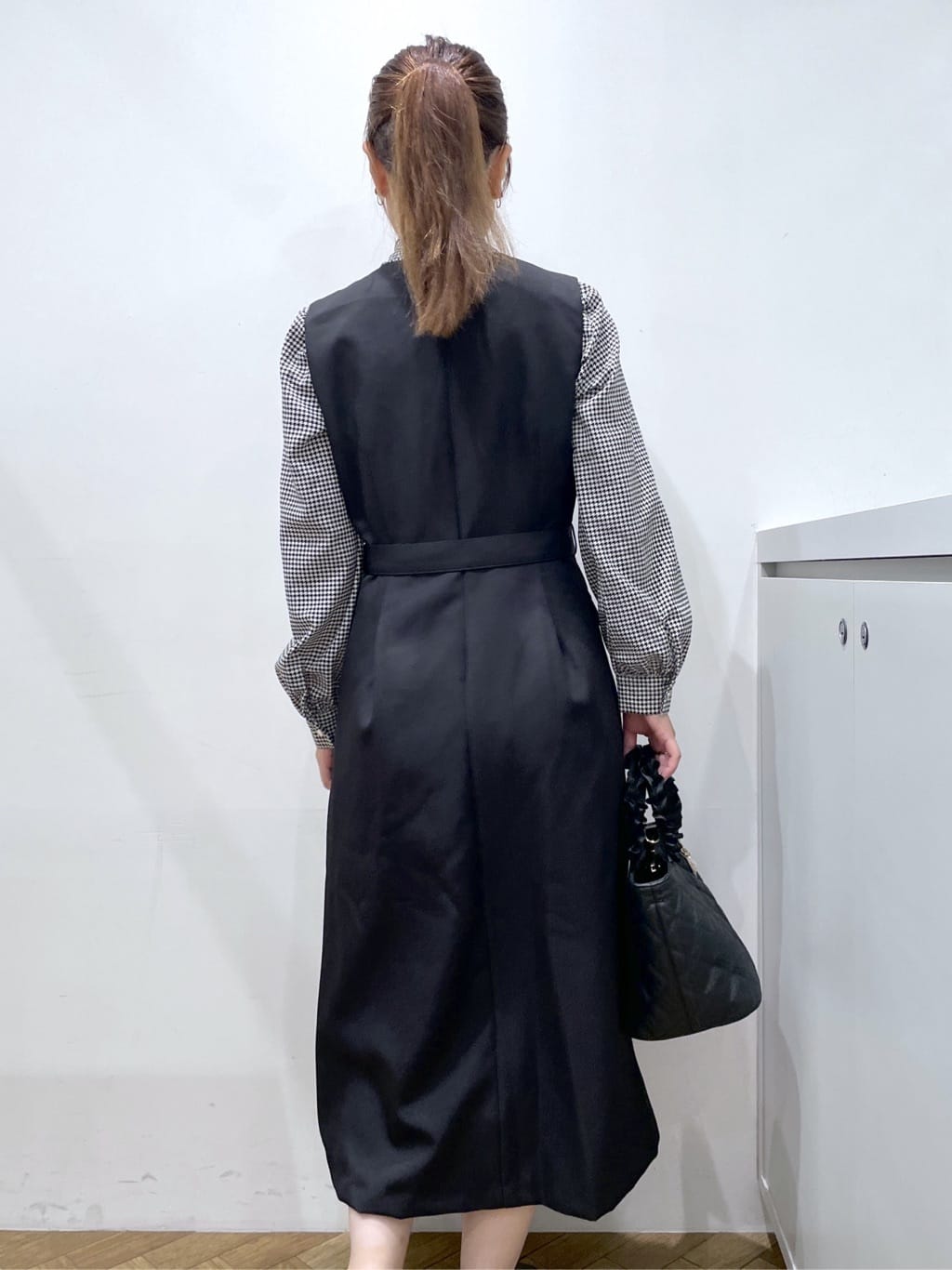 Junさんの「index｜トレンチディティールワンピース【洗濯機OK／イージーアイロン／防シワ】」を使ったコーディネート