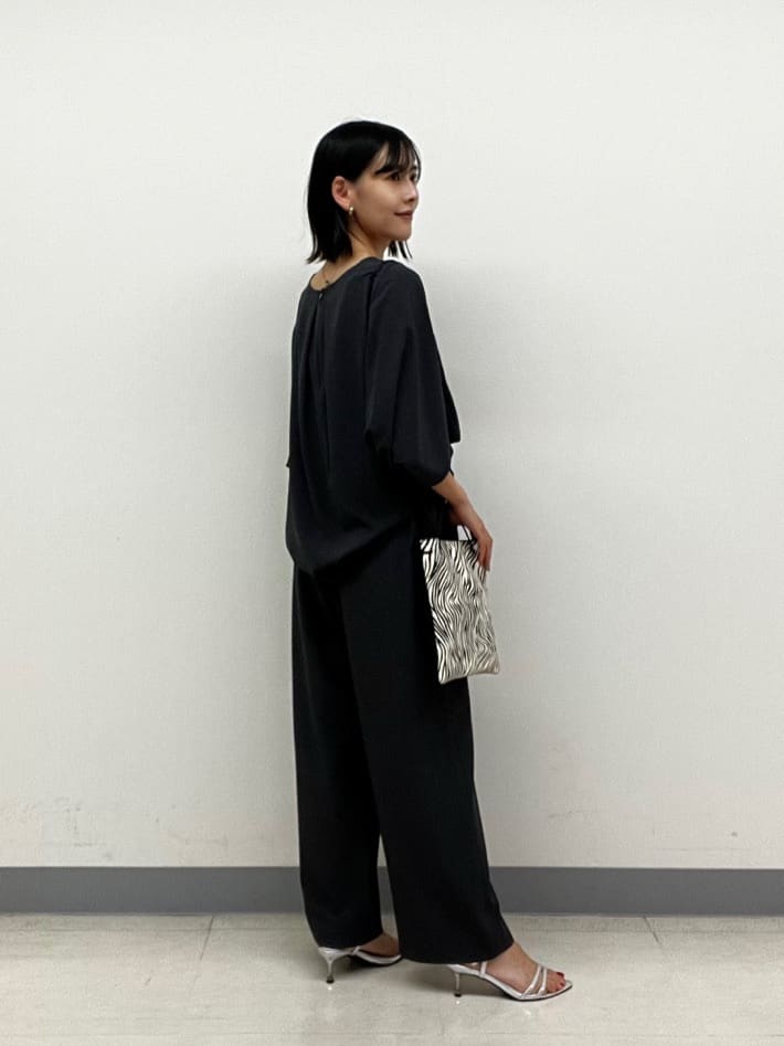 hinanoさんの「INDIVI｜【体型カバー/SETUP可能】ジョーゼット　ドルマンブラウス」を使ったコーディネート