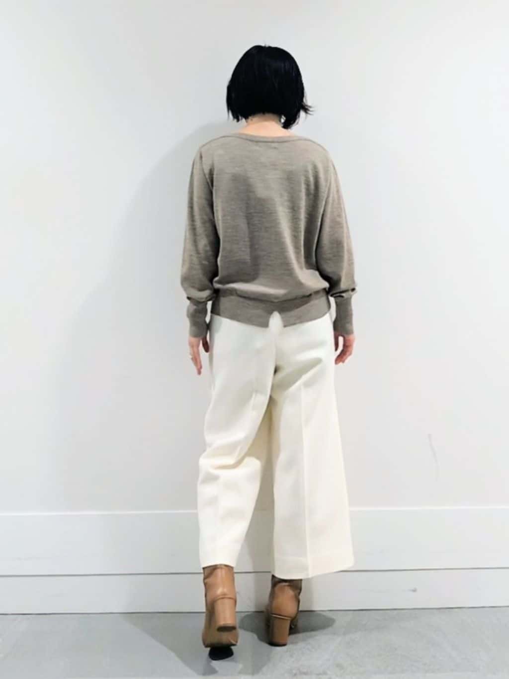 ミズタさんの「UNTITLED｜【アンサンブル可/洗える】シルクウールカシミヤ ドルマンスリーブニット」を使ったコーディネート