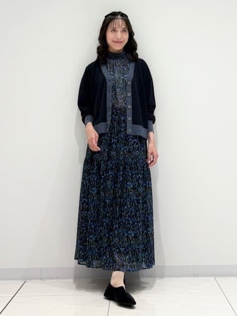 kayoさんの「INDIVI｜【程よいシアー素材/洗える】バイカラーラメカーディガン」を使ったコーディネート