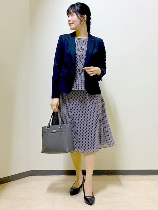  beni_gingerさんの「Reflect｜【きちんと見え／セットアップ可／通勤におすすめ◎】ペプラムプリントブラウス」を使ったコーディネート