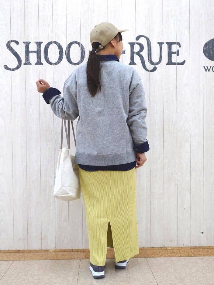 とろろさんの「SHOO･LA･RUE｜グラフィックアソート裏毛スウェット」を使ったコーディネート