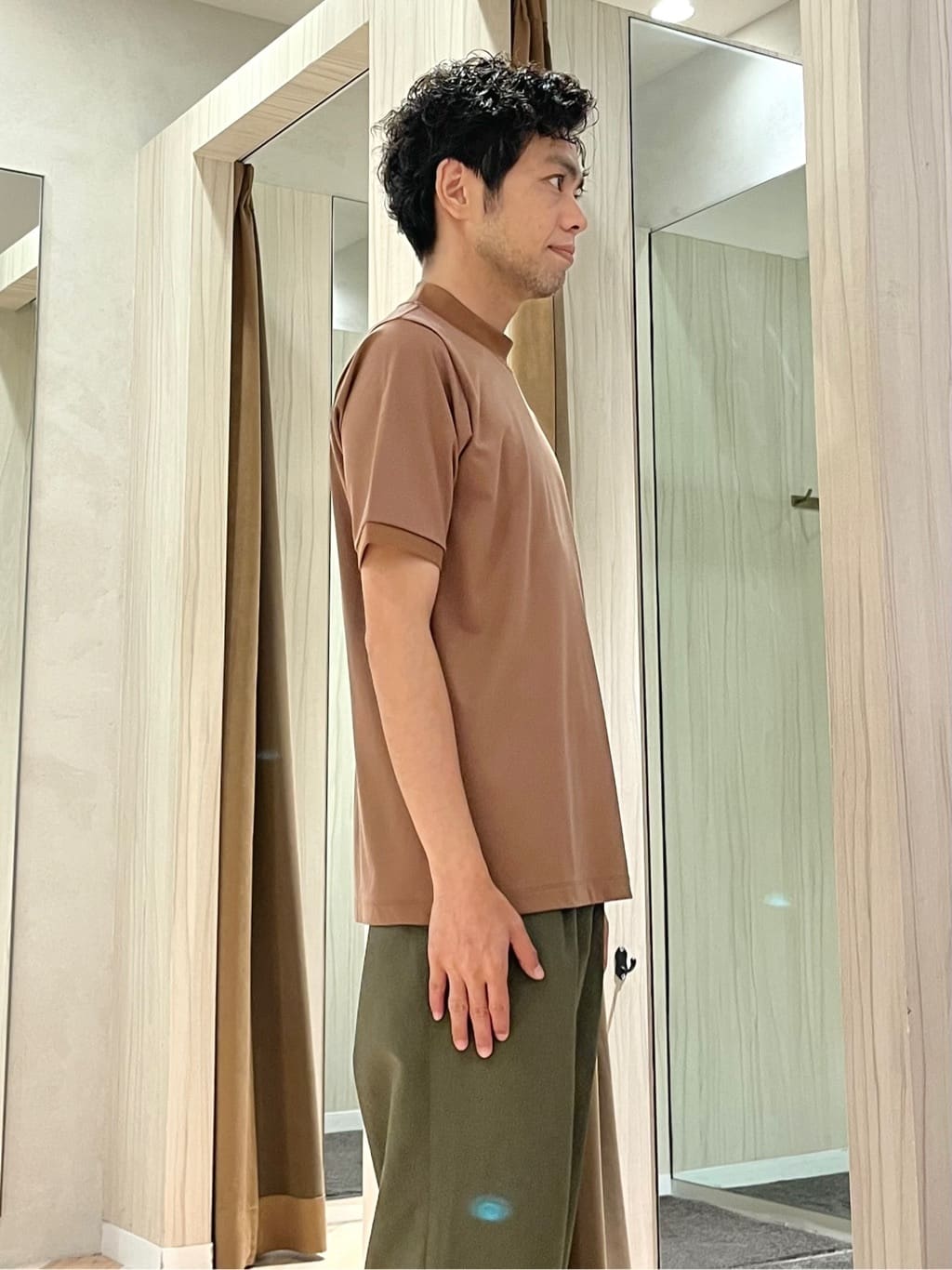 URAさんの「TAKEO KIKUCHI｜【COOL CITY WEAR】モックネック プルオーバー /接触冷感」を使ったコーディネート