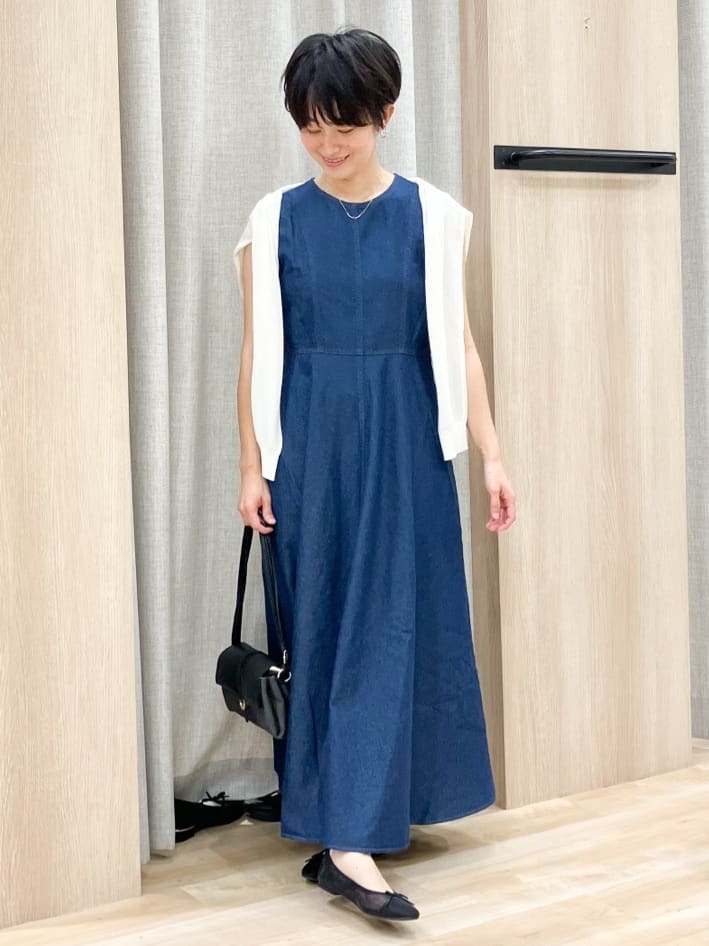 Keiさんの「grove｜さっと二の腕カバー　大人な抜け感シアーラグランVネックカーデ」を使ったコーディネート