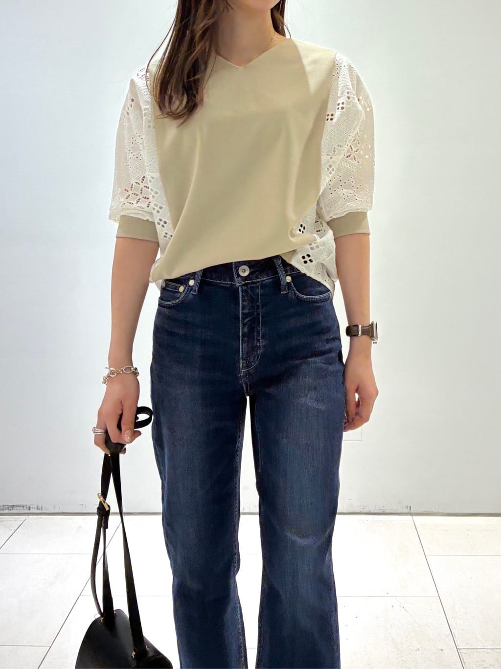 KAOさんの「INDIVI｜【褒められデニム】スリムストレート デニムパンツ」を使ったコーディネート