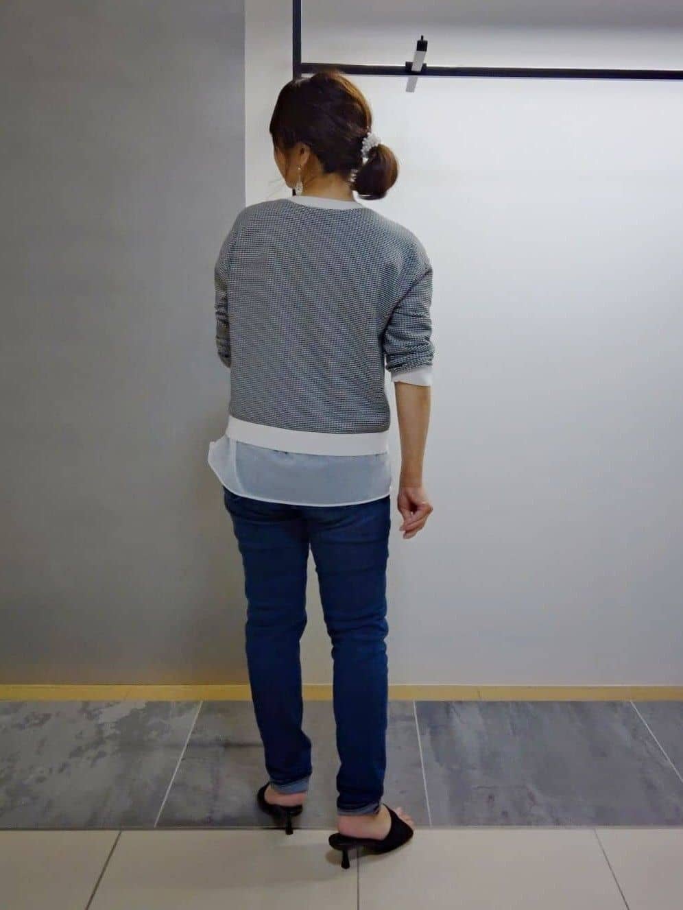 TOMOMIさんの「INDIVI｜【通年活躍！褒められデニム】スキニー デニムパンツ」を使ったコーディネート
