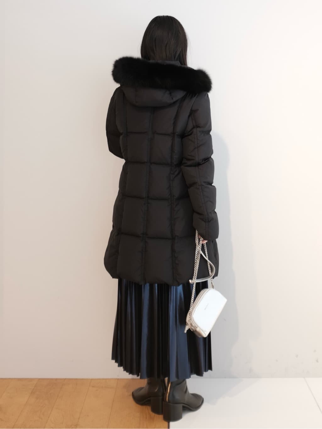 Kishimotoさんの「DRESSTERIOR｜◆【洗える/ストレッチ性/オンオフ】箔プリントプリーツスカート」を使ったコーディネート