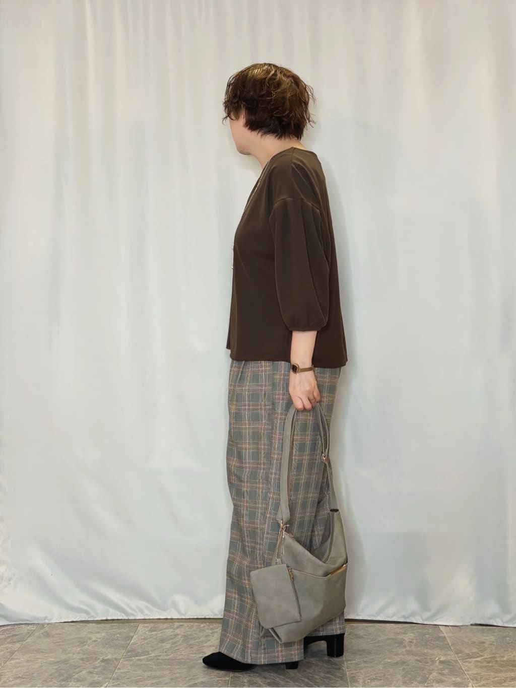 たみさんの「SHOO･LA･RUE｜【洗濯機可/S-LL】すっきり上品きれい見え タックワイドパンツ」を使ったコーディネート