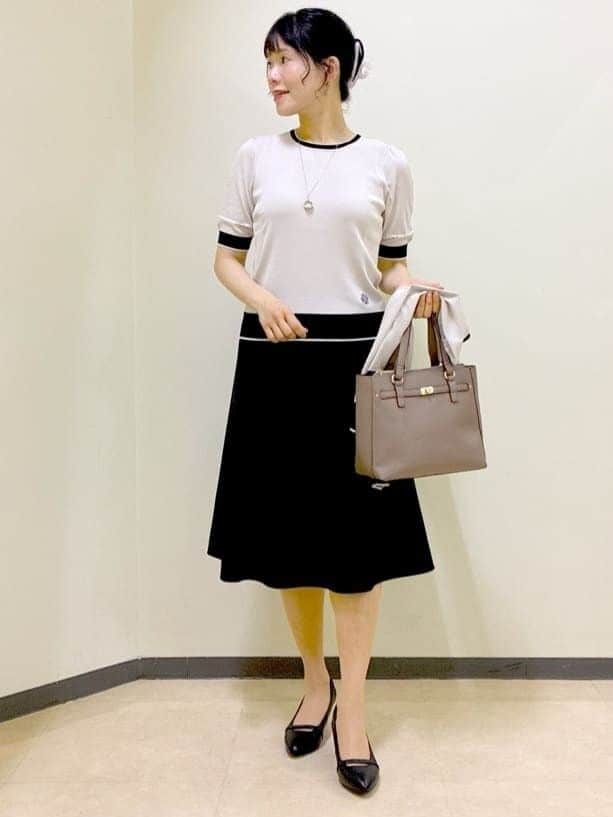  beni_gingerさんの「Reflect｜【WEB先行カラーあり／手洗い可／アンサンブル可】バイカラーカーディガン」を使ったコーディネート