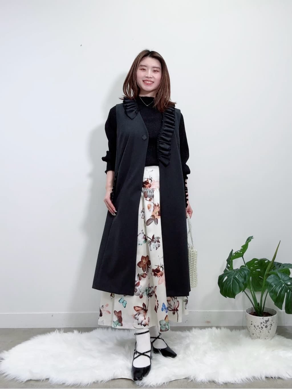 Suma Una本部スタッフさんの「SunaUna｜【COLLECTION LINE】フリルスリーブレスジレ」を使ったコーディネート