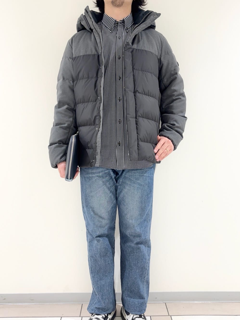 及川さんの「TAKEO KIKUCHI｜カラーコンビ ダウンブルゾン」を使ったコーディネート
