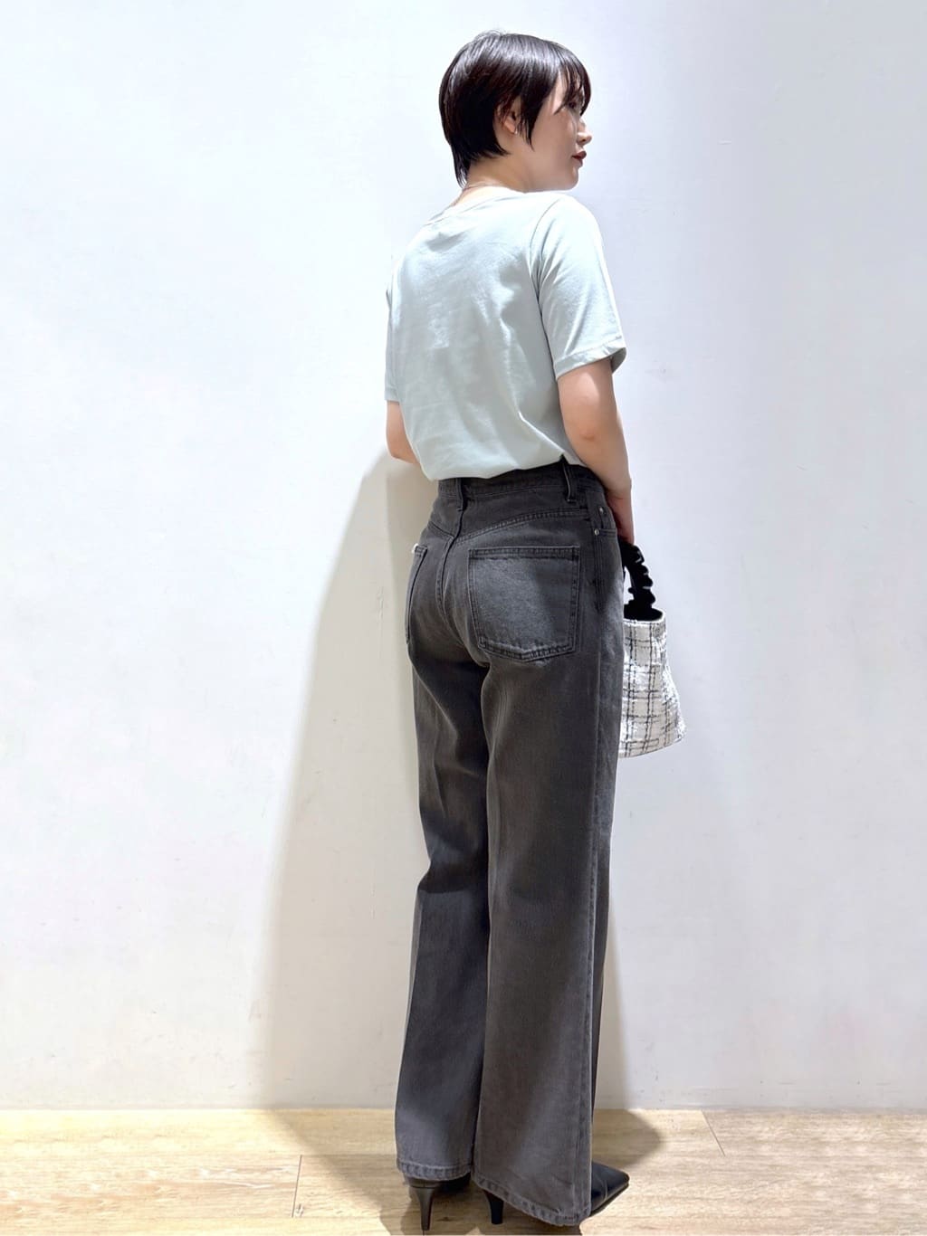 mizukiさんの「index｜《丈が選べる》ストレートデニムパンツ【洗濯機洗い可】」を使ったコーディネート