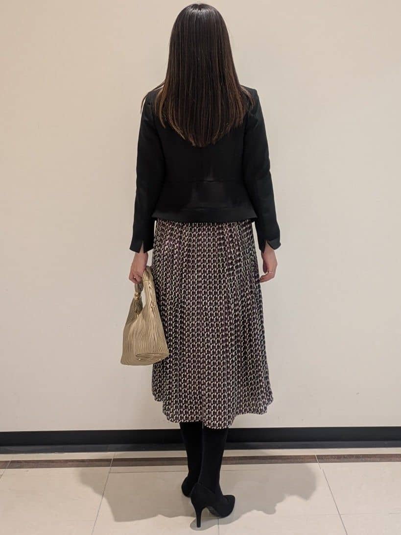 mikiさんの「COUP DE CHANCE｜【リボン取り外し可】幾何柄プリーツワンピース」を使ったコーディネート