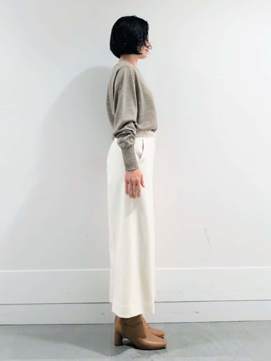 ミズタさんの「UNTITLED｜【アンサンブル可/洗える】シルクウールカシミヤ ドルマンスリーブニット」を使ったコーディネート