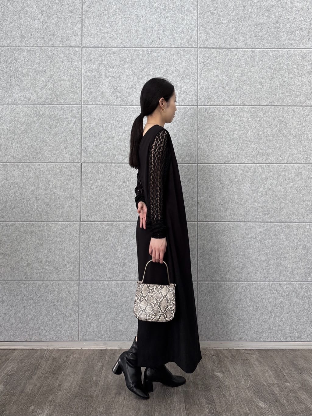 ひなさんの「INDIVI｜【LE VERNIS】Metal handle minibag」を使ったコーディネート