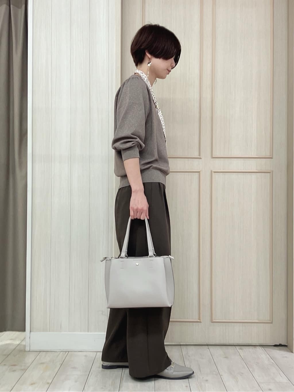 Turnerさんの「SHOO･LA･RUE｜【S-LL/セットアップ可/洗濯後しわになりにくい】きちんと見え タックワイドパンツ」を使ったコーディネート