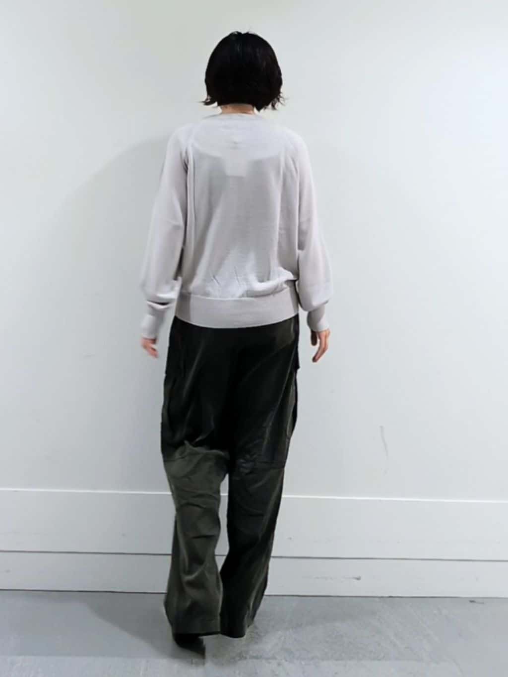 ミズタさんの「UNTITLED｜【8色展開／コンパクト丈】レーヨン混 コクーンニット」を使ったコーディネート