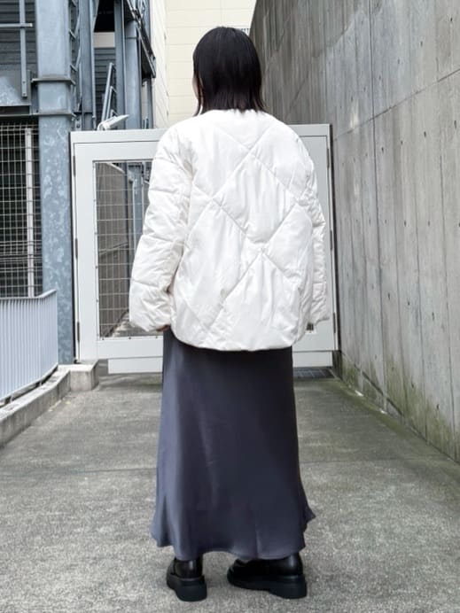 chさんの「THE SHOP TK｜きれいめにもカジュアルにも ノーカラーキルトジャケット」を使ったコーディネート