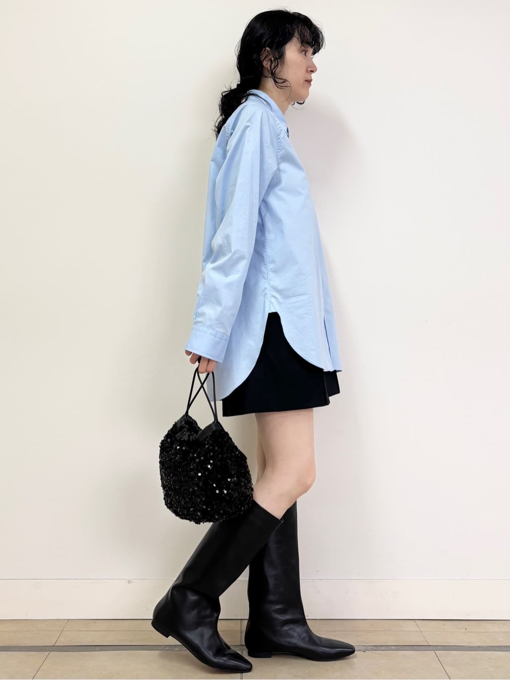 YOKOTAさんの「DRESSTERIOR｜スパンコール2WAY巾着バッグ」を使ったコーディネート
