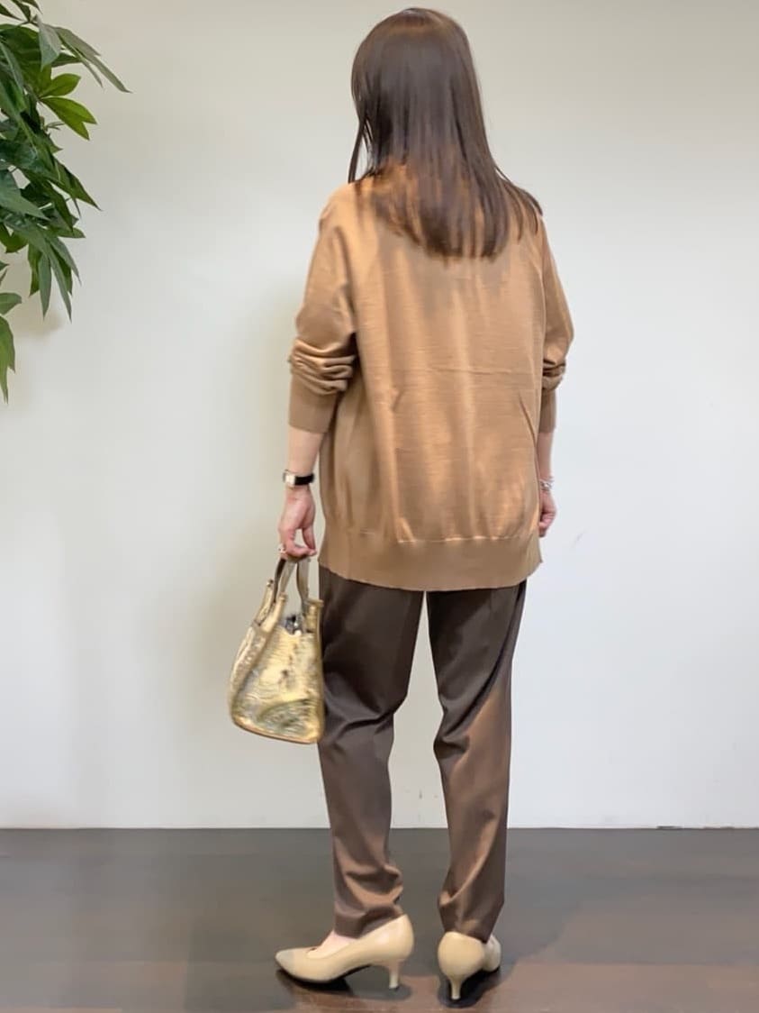 tomoさんの「UNTITLED｜【アンサンブル可/洗える/Vネック】ウールシルクカーディガン」を使ったコーディネート
