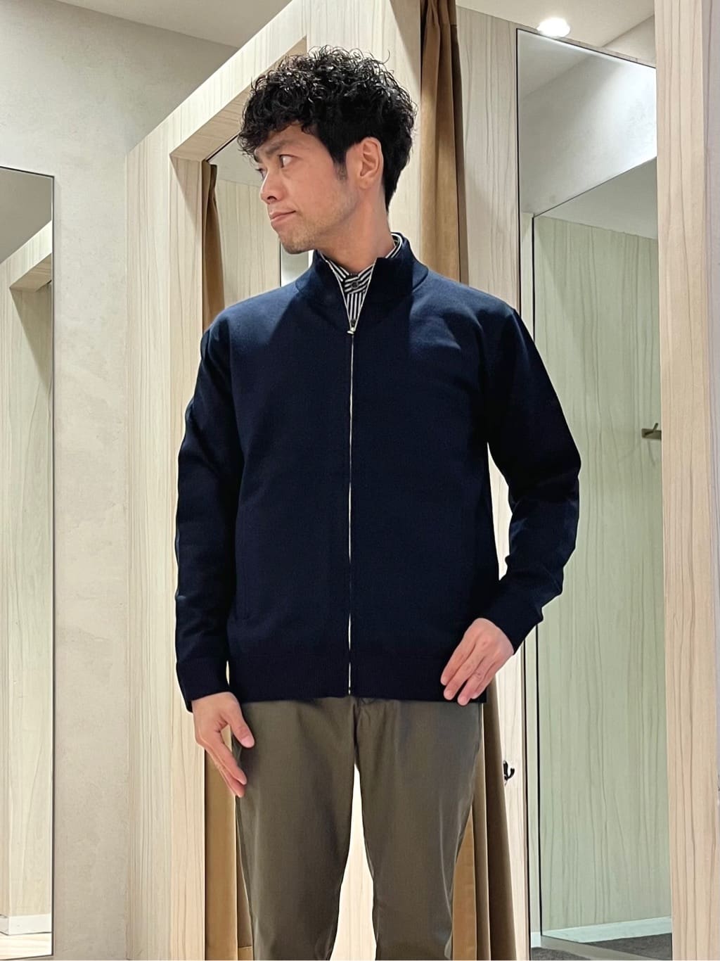 URAさんの「TAKEO KIKUCHI｜【抗菌防臭/シーズンレス】シアサッカー ジャージシャツ」を使ったコーディネート