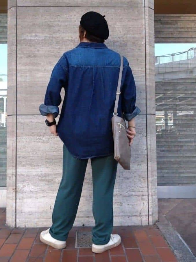 ヒロコジさんの「SHOO･LA･RUE｜【S-3L/洗濯後しわになりにくい】スマートに見える イージーテーパードパンツ」を使ったコーディネート