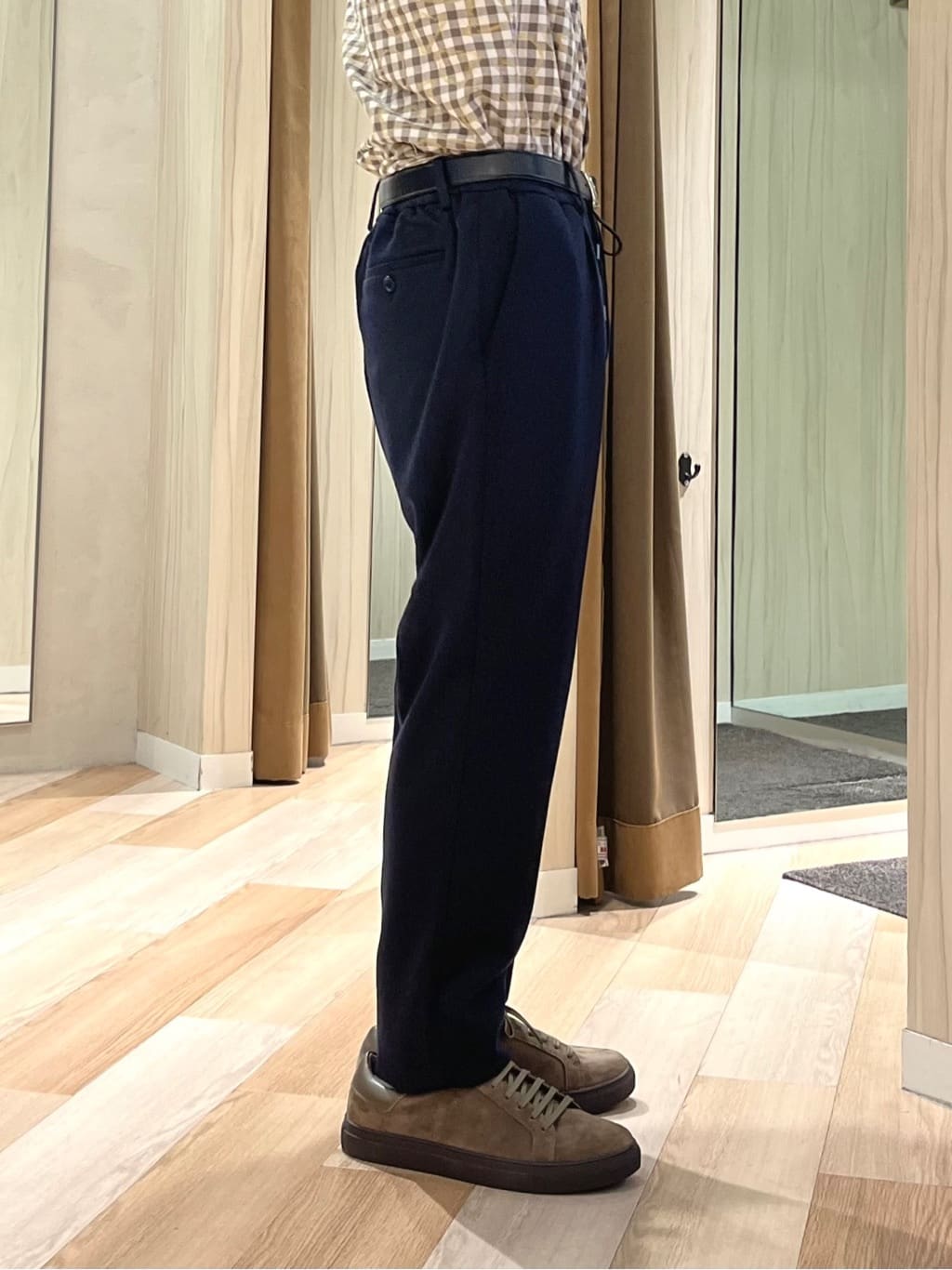 URAさんの「TAKEO KIKUCHI｜アンチピリング ジップアップ ニット」を使ったコーディネート