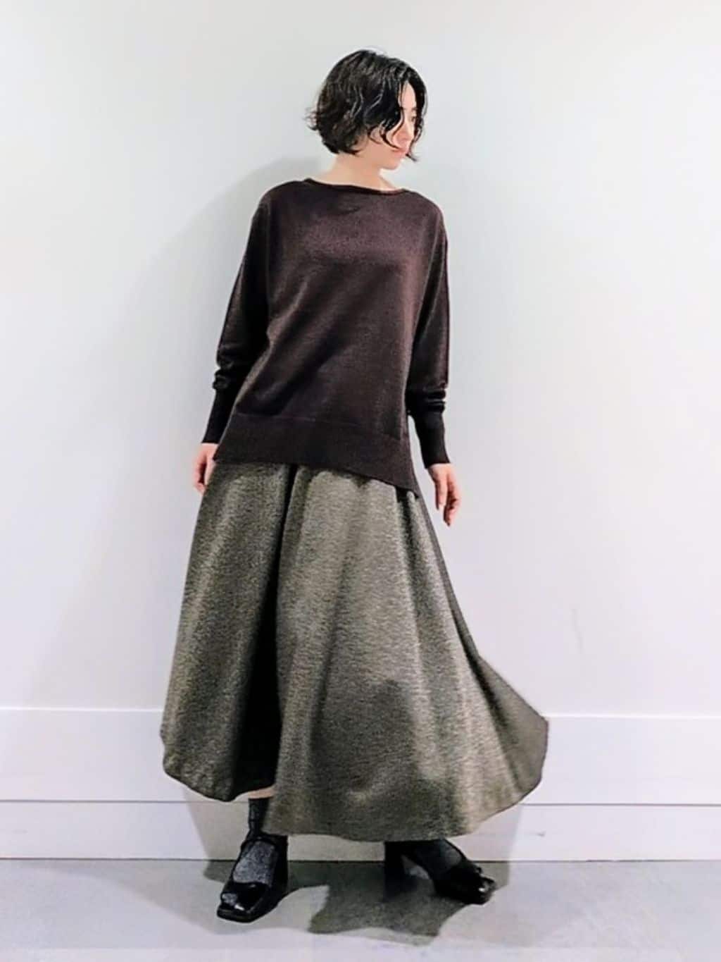 ミズタさんの「UNTITLED｜【8色展開/体型カバー】魅せるタイムレスニット」を使ったコーディネート