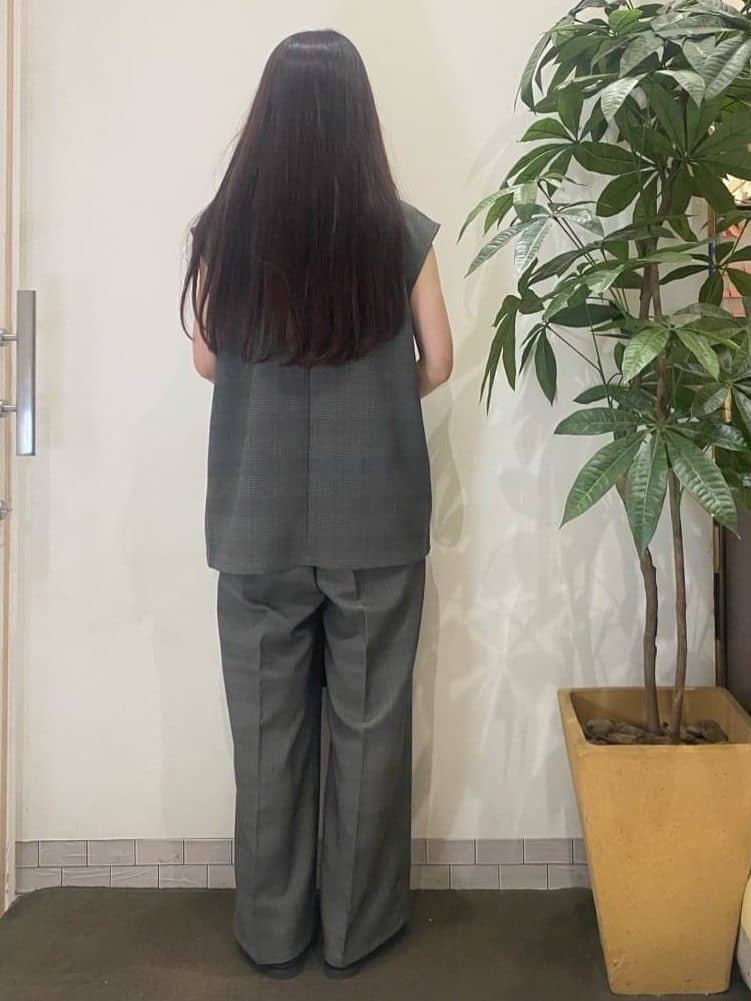 AYUMIさんの「SHOO･LA･RUE｜【S-LL/セットアップ可/洗濯後しわになりにくい】ダブルベスト」を使ったコーディネート