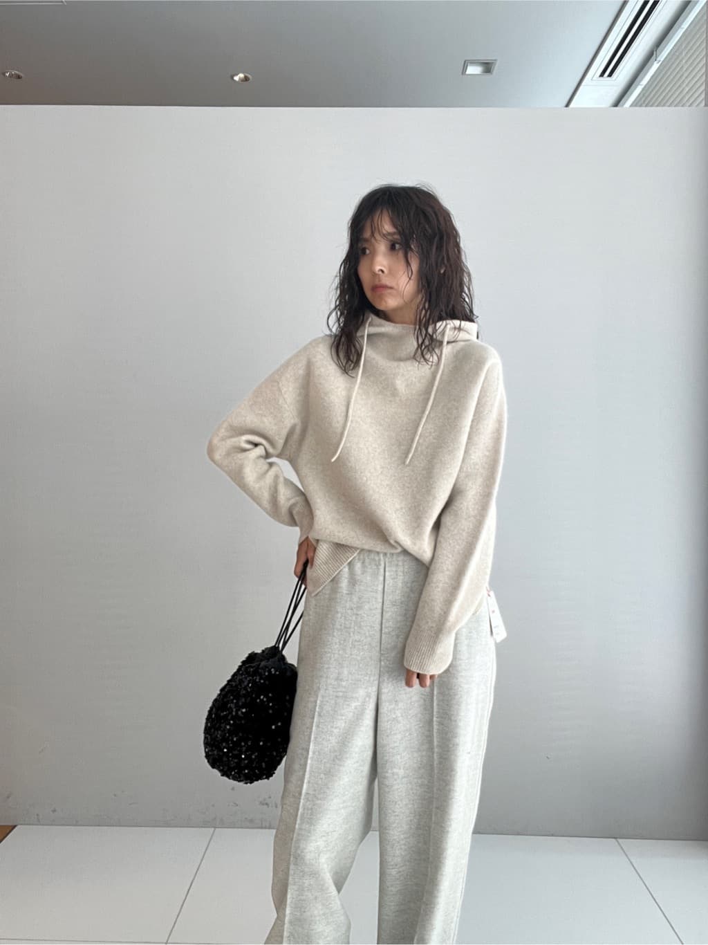 misaさんの「DRESSTERIOR｜スパンコール2WAY巾着バッグ」を使ったコーディネート