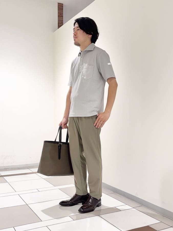 及川さんの「TAKEO KIKUCHI｜【COOL CITY WEAR】エアートール パンツ /接触冷感・通気性」を使ったコーディネート