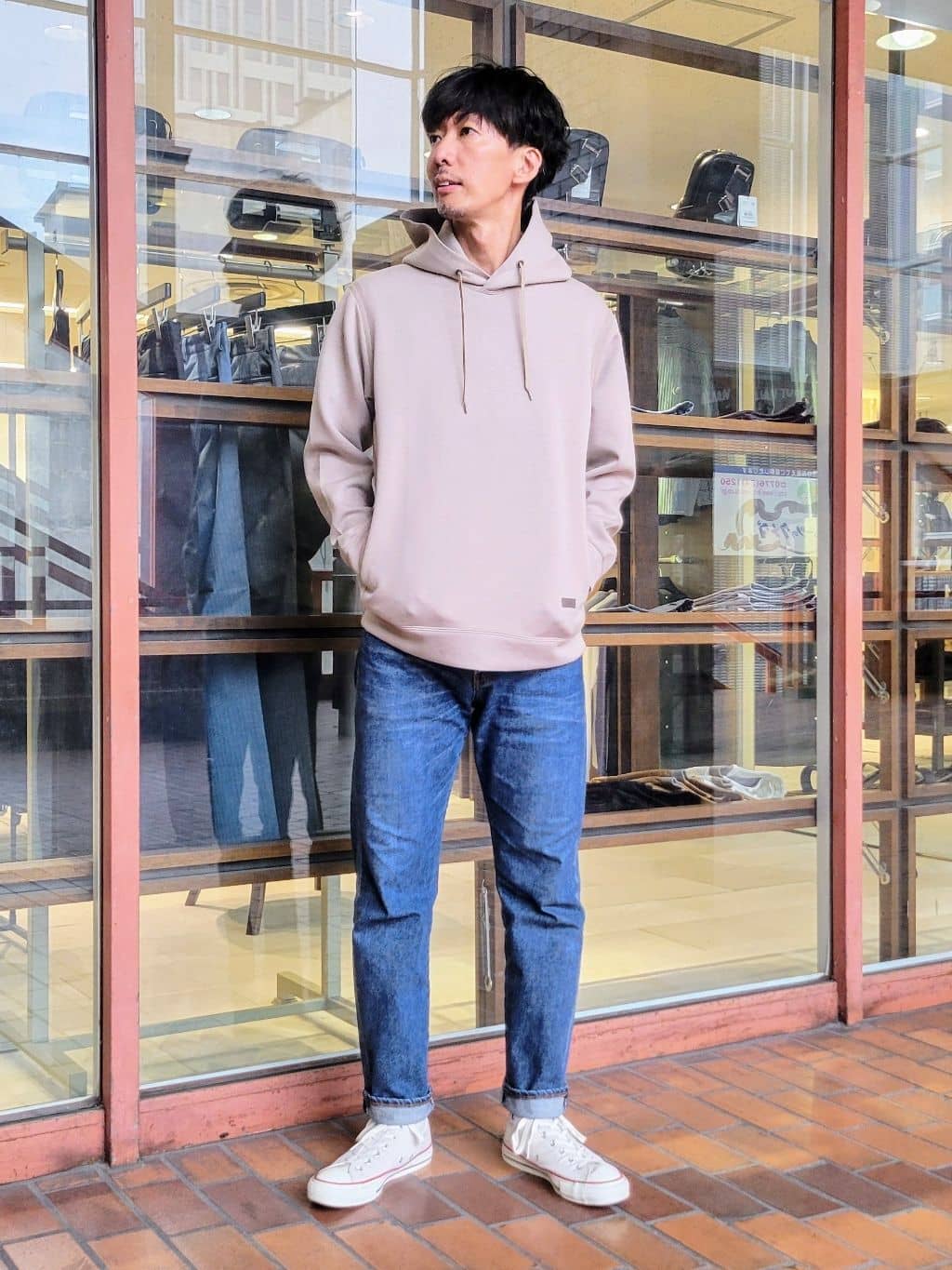 piroyaさんの「TAKEO KIKUCHI｜エアダン プルオーバー パーカー」を使ったコーディネート