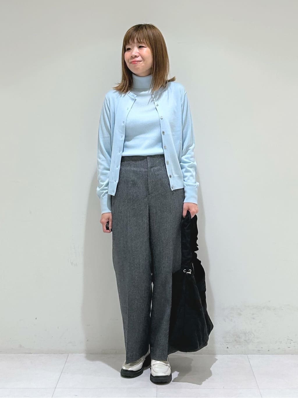 tsuyuさんの「INDIVI｜【洗える／毛玉になりにくい】エクストラファインウール リブタートルニット」を使ったコーディネート