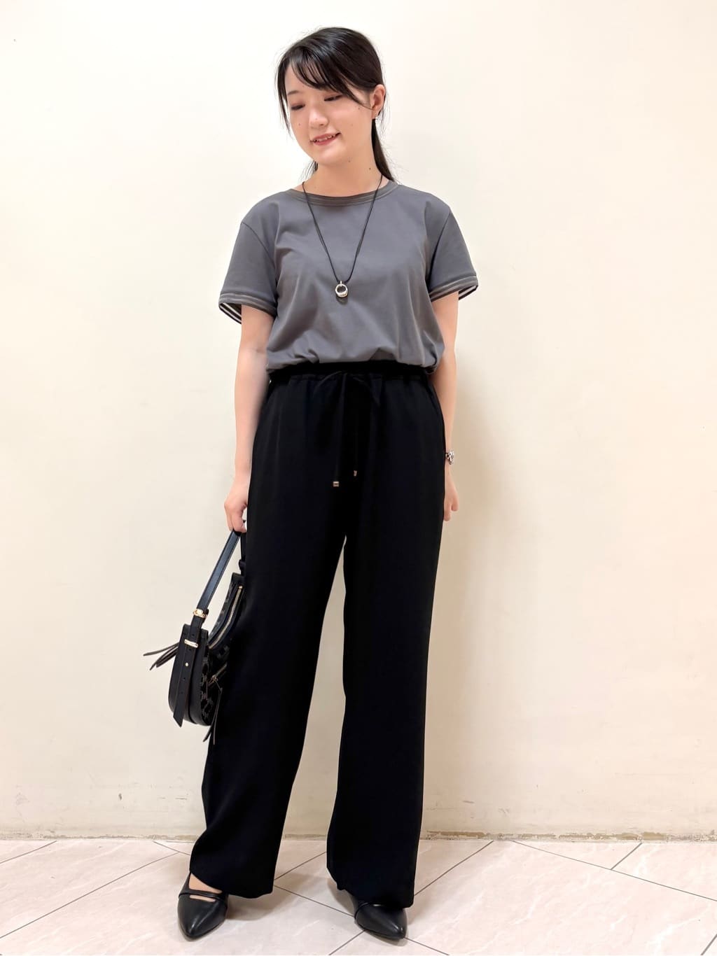 mikiさんの「Reflect｜【インナーにおすすめ◎】シアーネックデザインプルオーバー」を使ったコーディネート