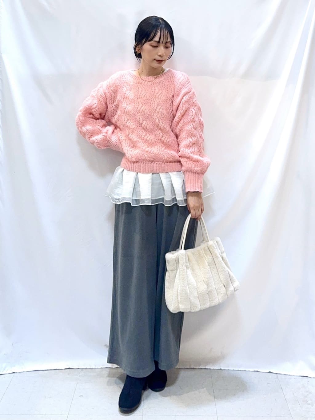 𝐇𝐢𝐫𝐨𝐦𝐢さんの「SHOO･LA･RUE｜【撥水/洗える】ショートフーディーダウン」を使ったコーディネート