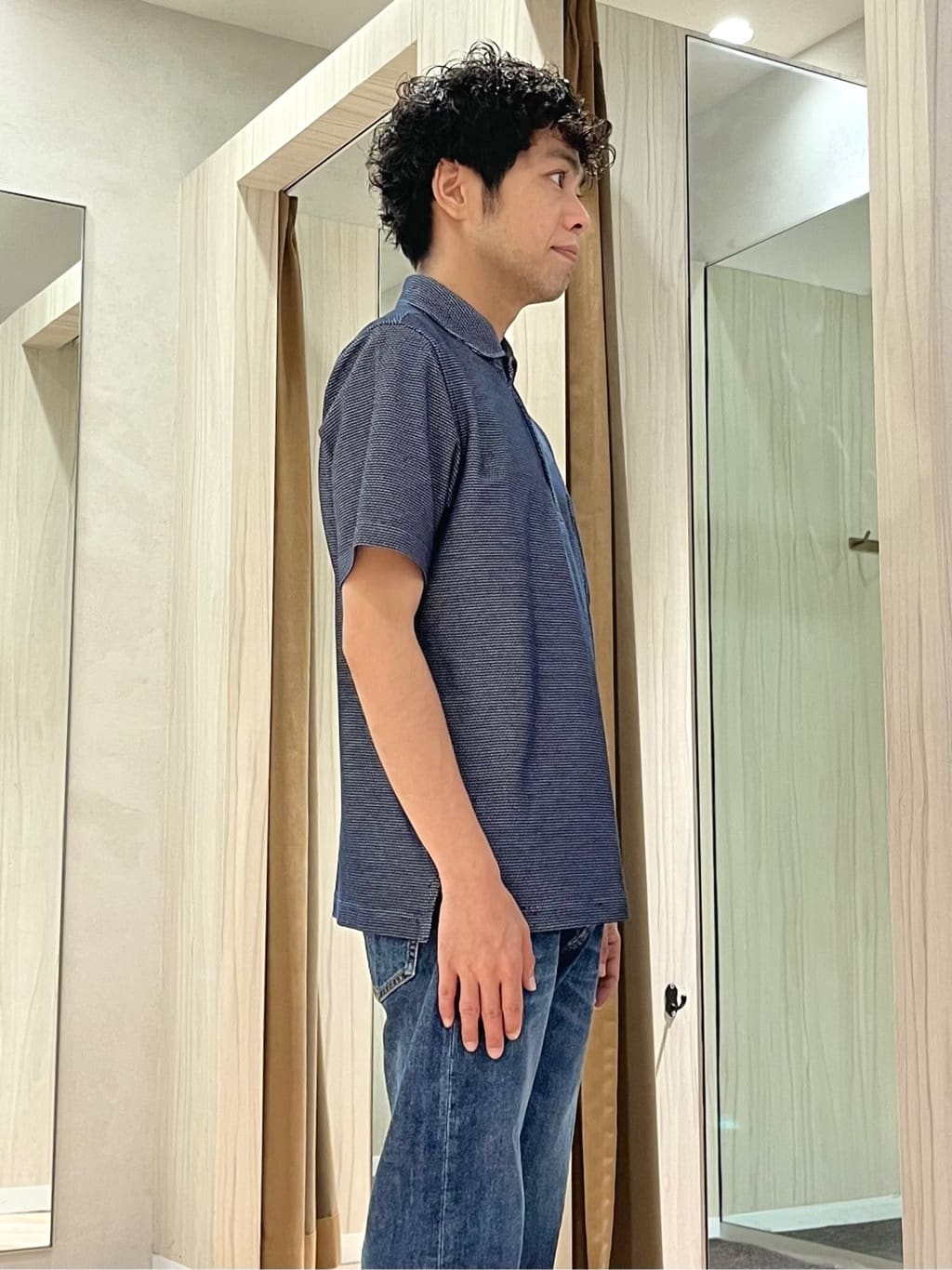 URAさんの「TAKEO KIKUCHI｜【抗菌防臭／9色5サイズ展開】ハニカムメランジ ポロシャツ」を使ったコーディネート