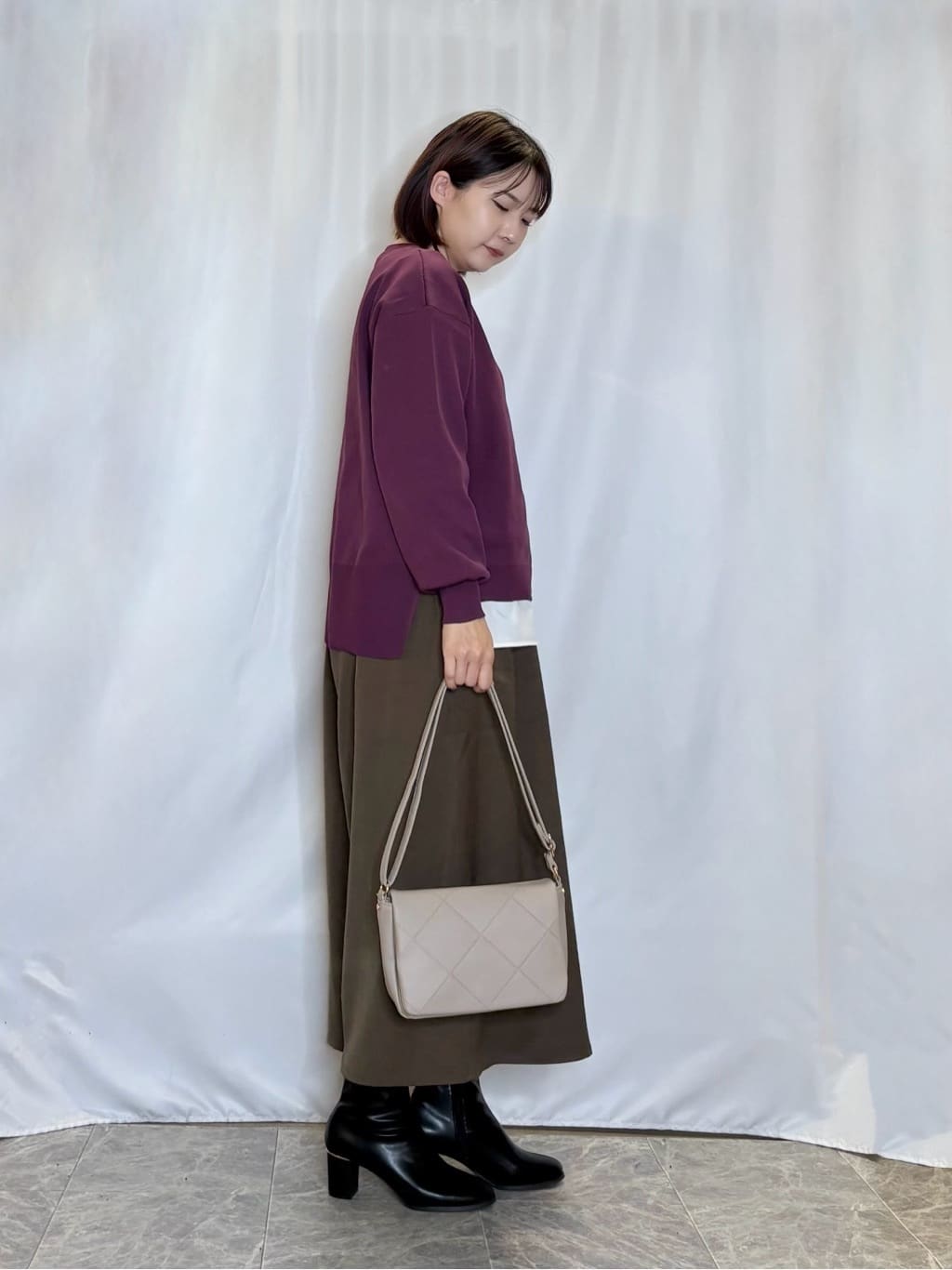 ネリさんの「SHOO･LA･RUE｜【S-LL/2点セット】脚のラインを拾いにくい ベルト付きタックスカーチョパンツ」を使ったコーディネート