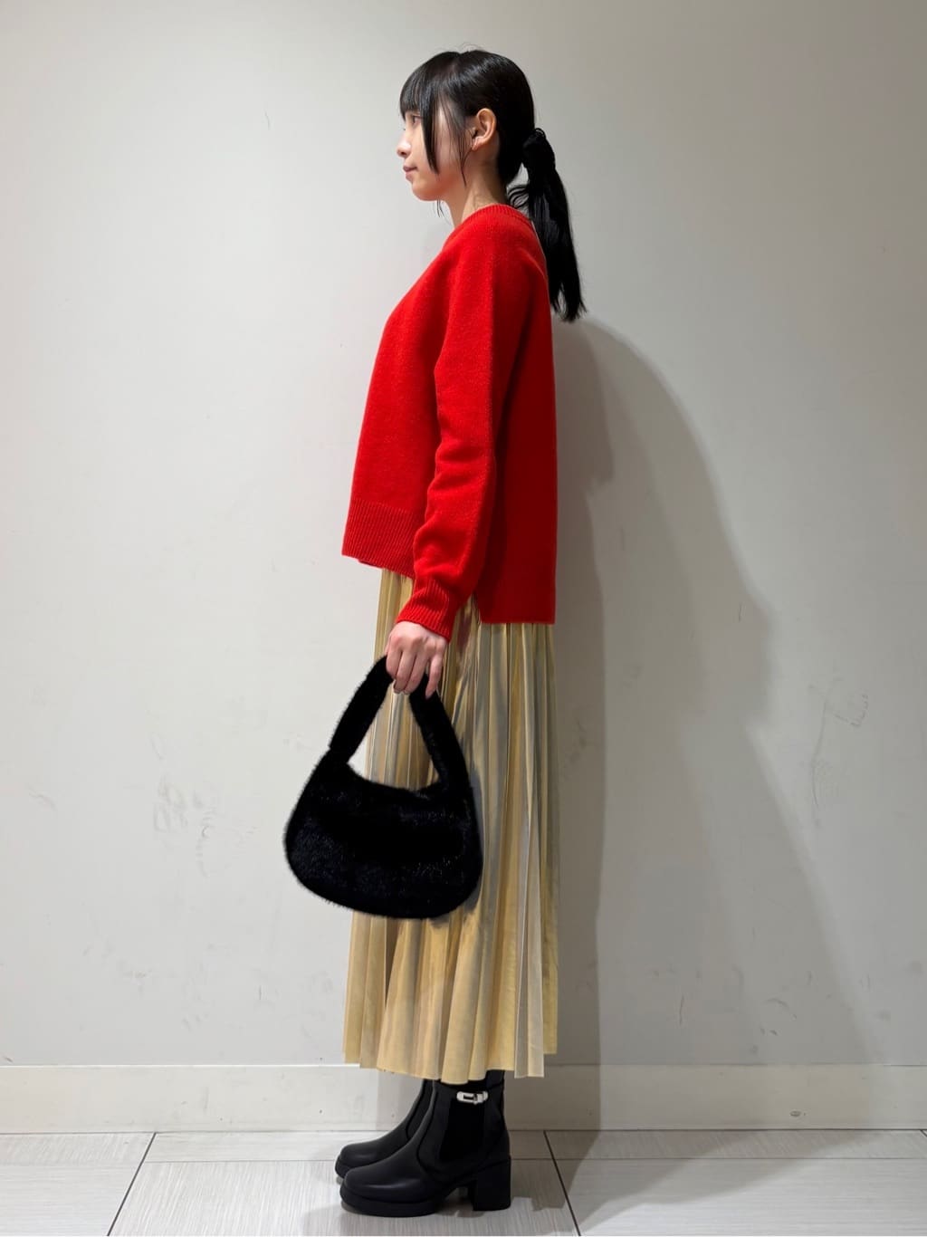 やなぎさんの「DRESSTERIOR｜◆【洗える/ストレッチ性/オンオフ】箔プリントプリーツスカート」を使ったコーディネート