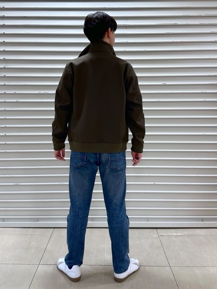 イッシーさんの「TAKEO KIKUCHI｜【JUST ONE LAYER】ダウンファブリック ジップアップ リブ ブルゾン」を使ったコーディネート