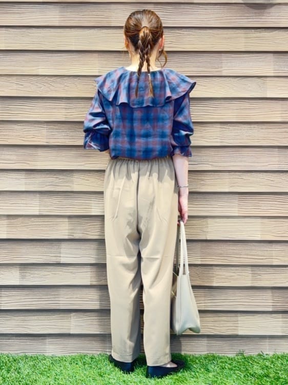 himiさんの「SHOO･LA･RUE｜【S-LL】1枚で華やか チェック柄フリルブラウス」を使ったコーディネート