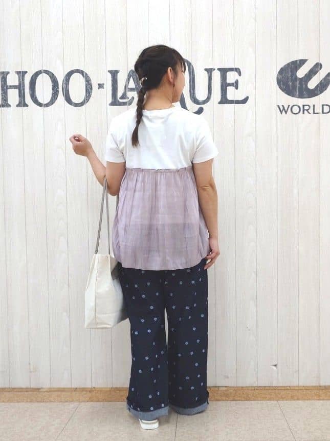 とろろさんの「SHOO･LA･RUE｜【S-LL】周りと差がつく デイジー柄デニムワイドパンツ」を使ったコーディネート