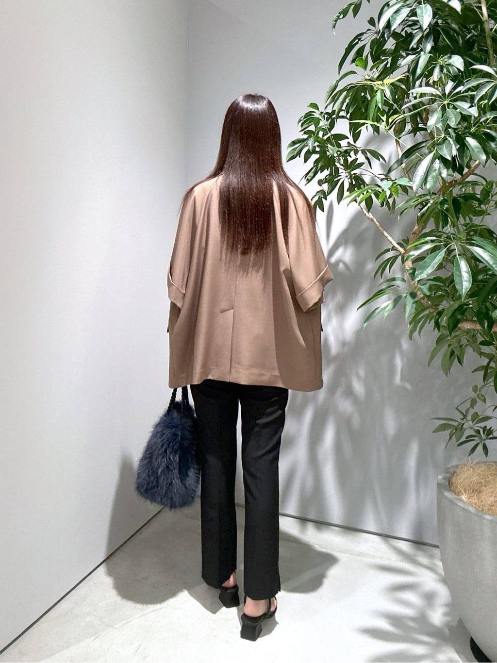 Renoさんの「INDIVI｜ボトルネックブラウス」を使ったコーディネート