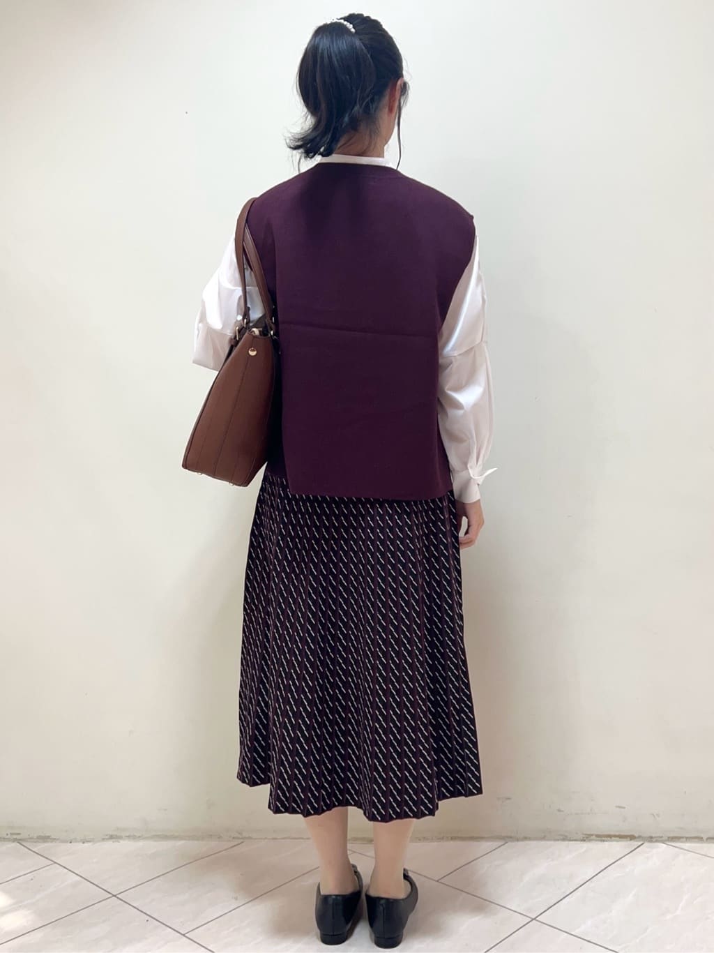 yanaさんの「Reflect｜【さらっと一枚で決まる／重ね着にもおすすめ◎】タックスリーブシャツブラウス」を使ったコーディネート