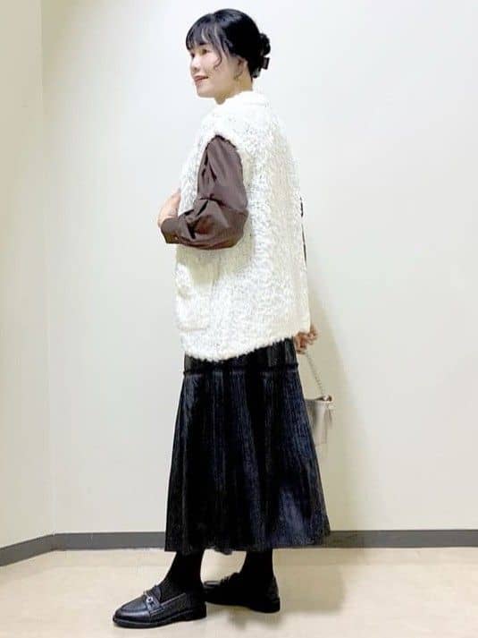  beni_gingerさんの「Reflect｜【さらっと一枚で決まる／重ね着にもおすすめ◎】タックスリーブシャツブラウス」を使ったコーディネート