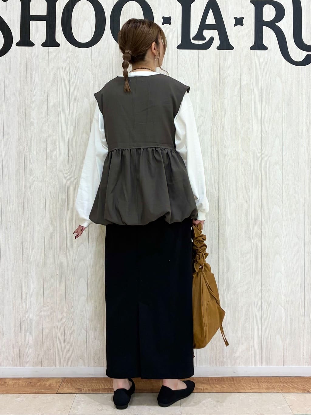 shiiさんの「SHOO･LA･RUE｜【S-LL】美シルエット 裾バルーンシルエットジレ」を使ったコーディネート