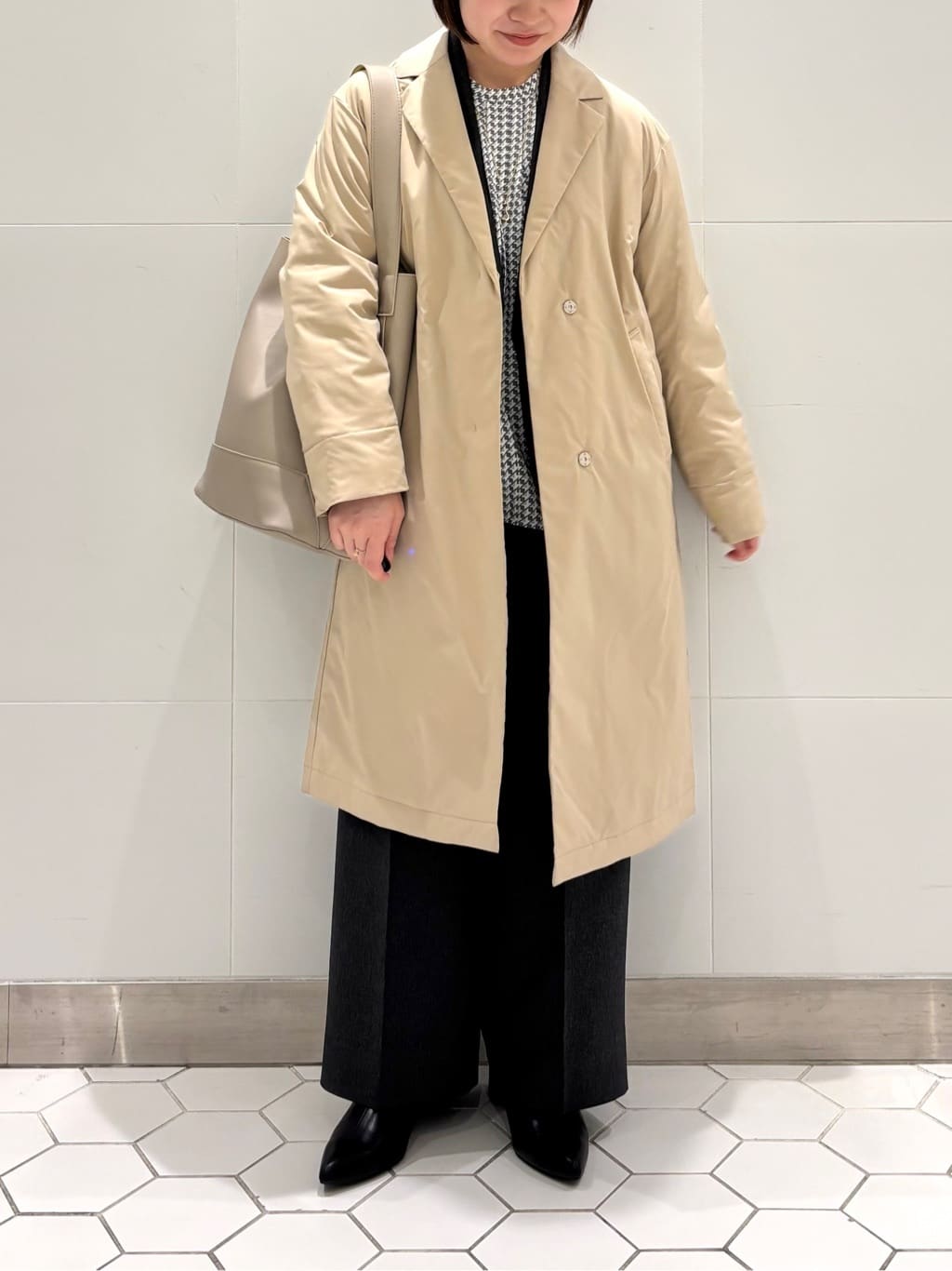 sakuさんの「INDIVI｜【超軽量／蓄熱】ライトパフチェスターコート」を使ったコーディネート