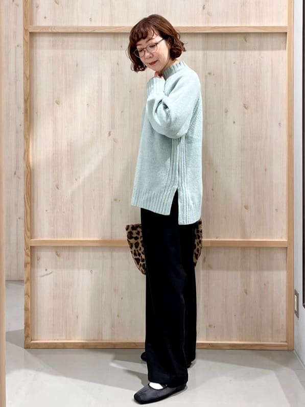 nakoさんの「THE SHOP TK｜ふんわり柔らかきれい色 ウール混ハイネックニット」を使ったコーディネート